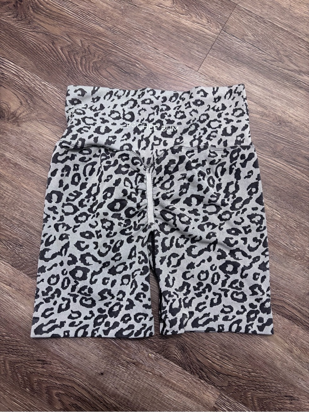 High-Waist Leopard Print Bike Shorts - Gray/Black